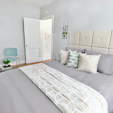 The Urban Farmhaus SHELTER IN PLACE HERE! Dallas Exterior foto